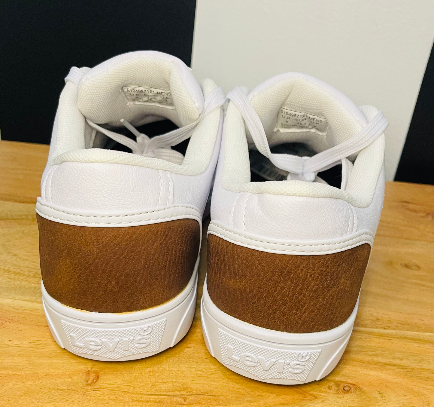 Men’s Levi Sneakers- Size 9