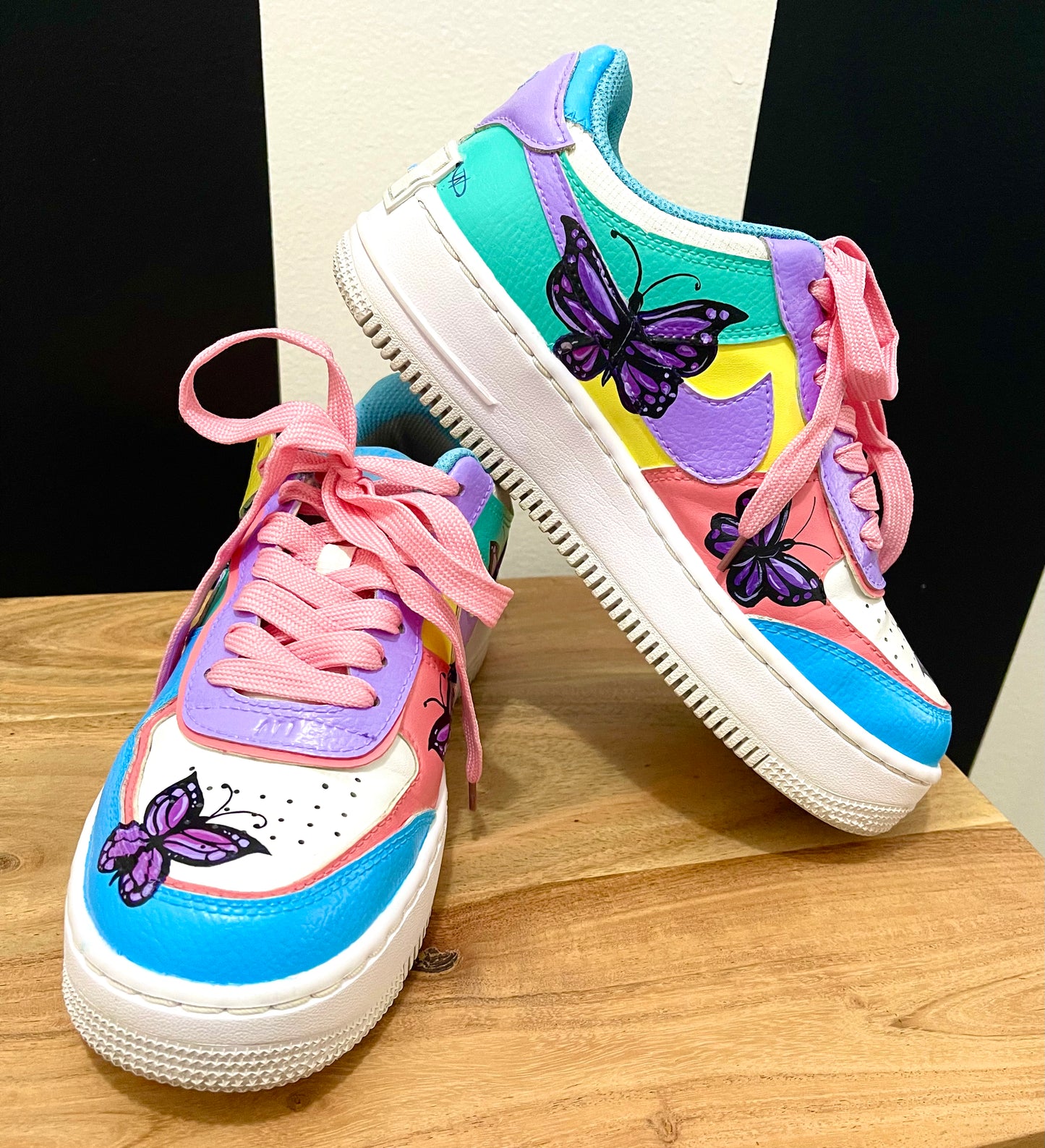 Nike Air Force 1 Mid LE- 7Y or Women’s 8.5