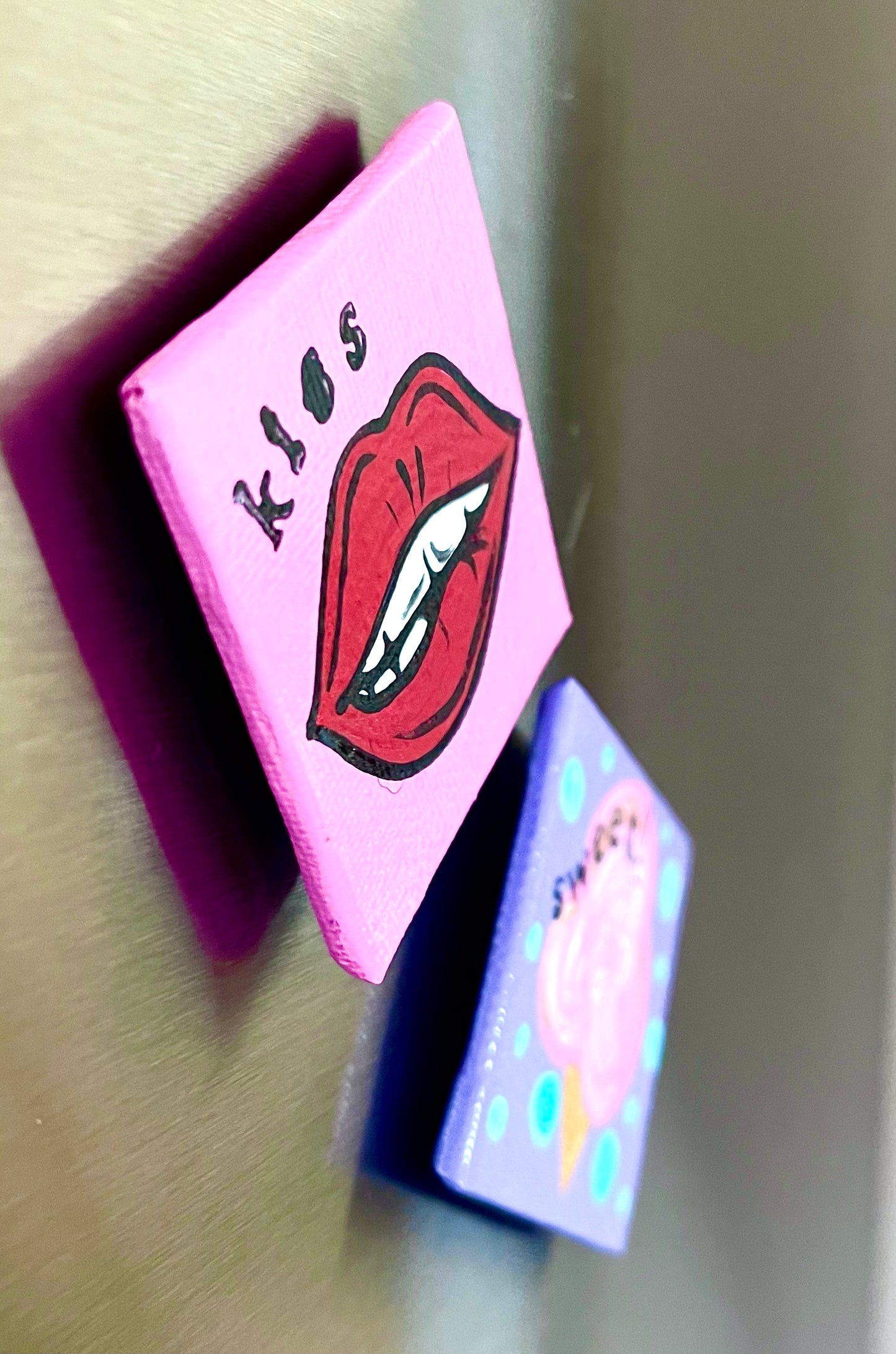 Sweet Kiss Pink Magnets