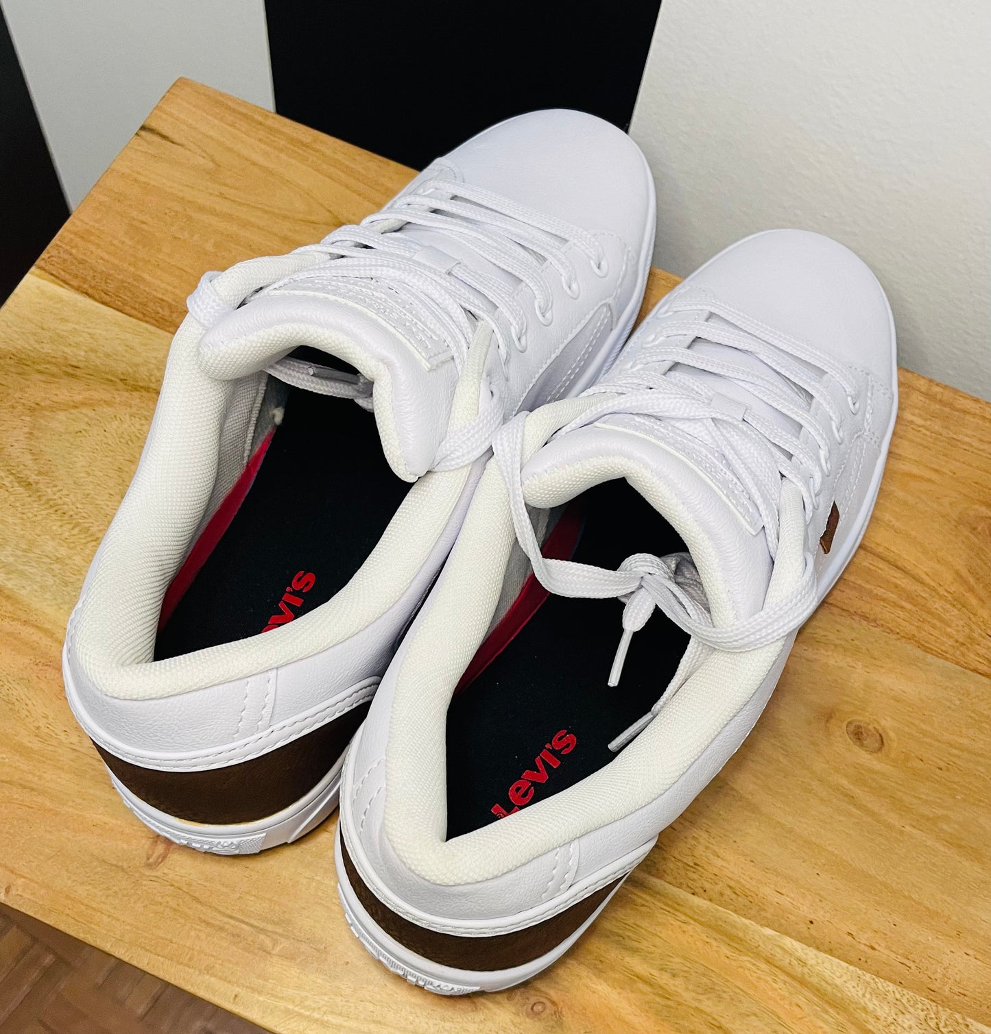 Men’s Levi Sneakers- Size 9