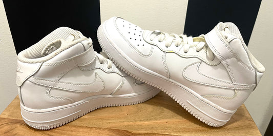 Nike Air Force 1 Mid LE- 7Y or Women’s 8.5