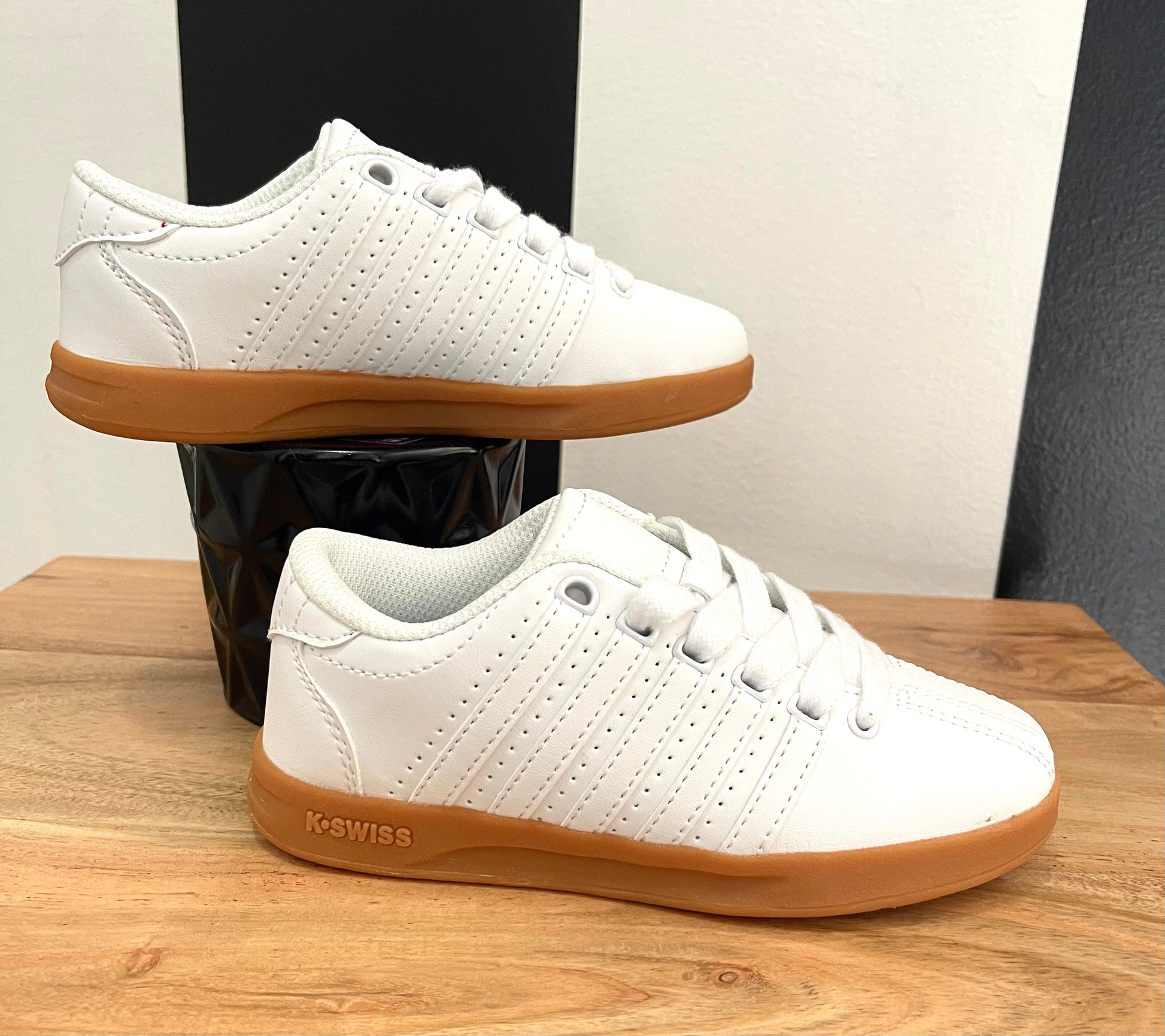 Kids black sales k swiss